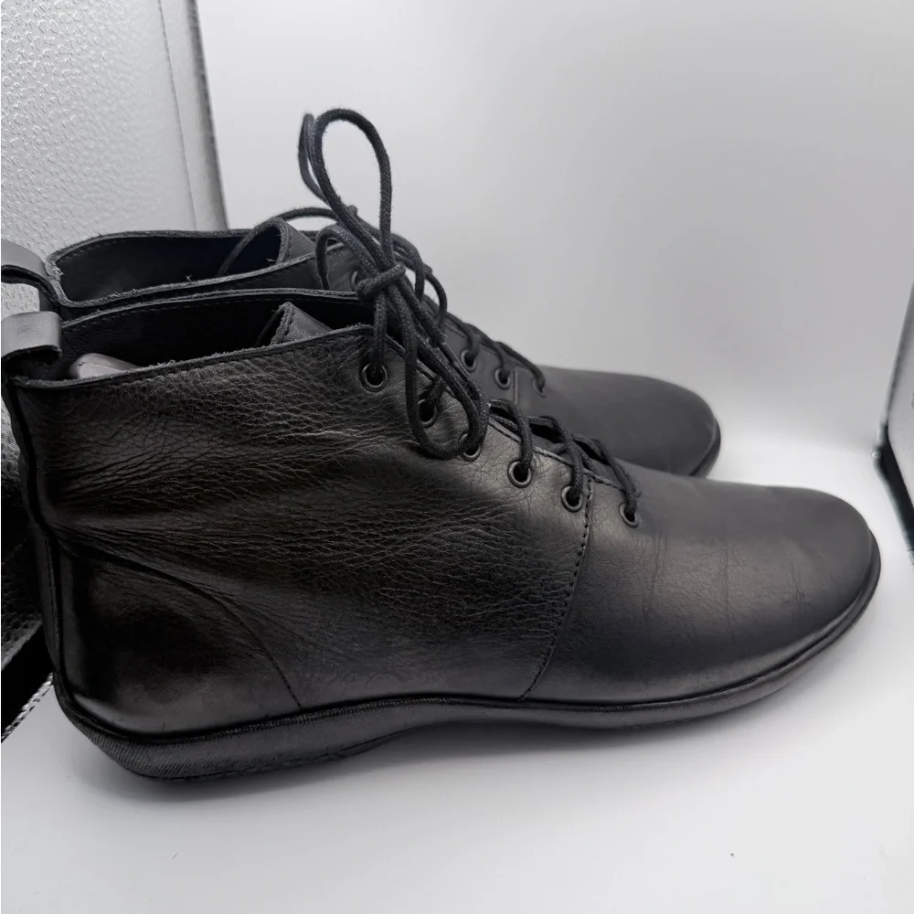Soleterra men’s black leather lace up ankle boots Size: 7